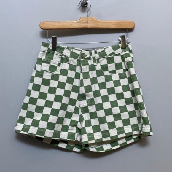 ❗️SOLD❗️Pretty Little Thing Sage Green Check Denim Mom Shorts Size 4 - Picture 3 of 10